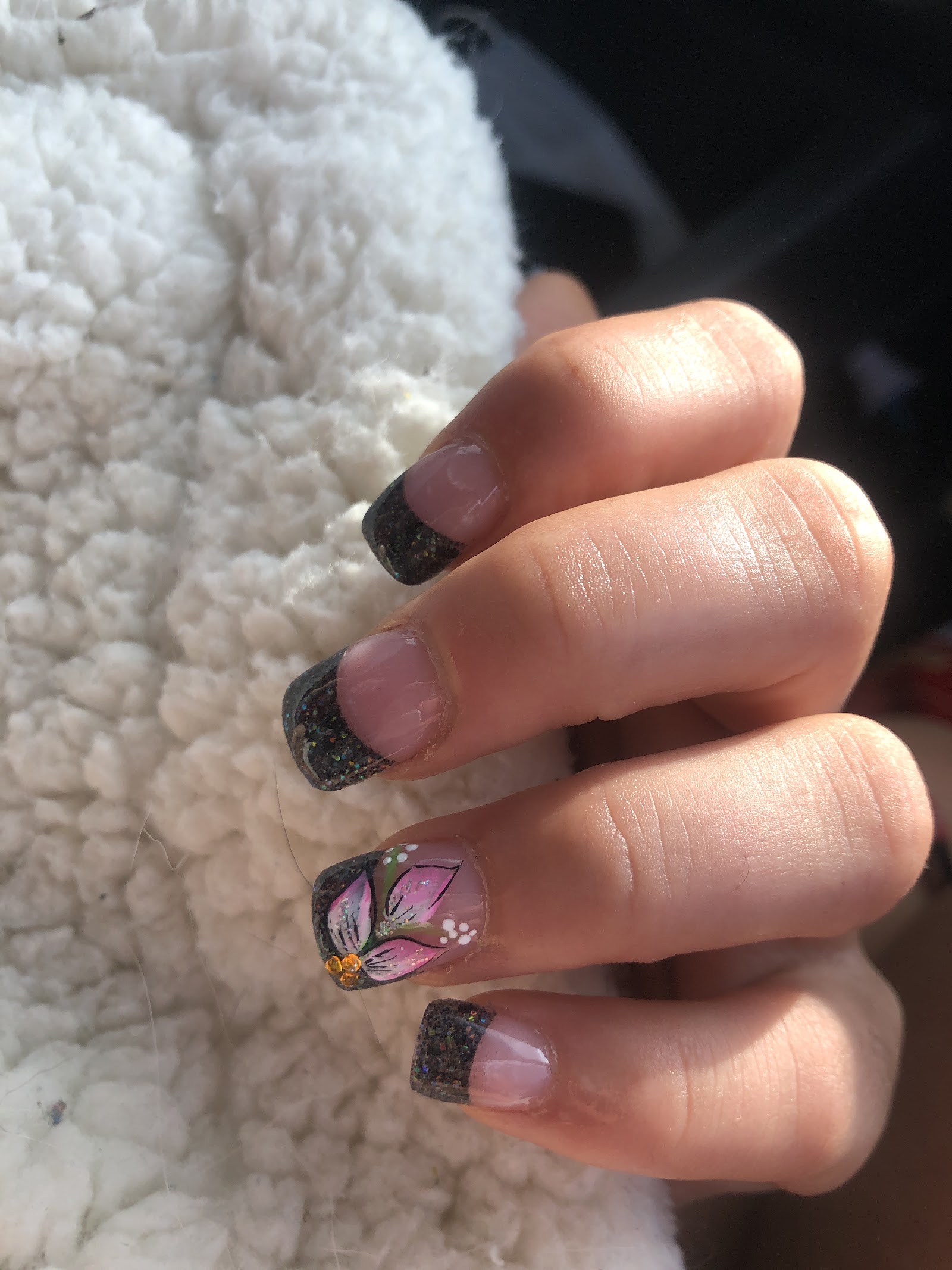 Studio Nails & Spa logo